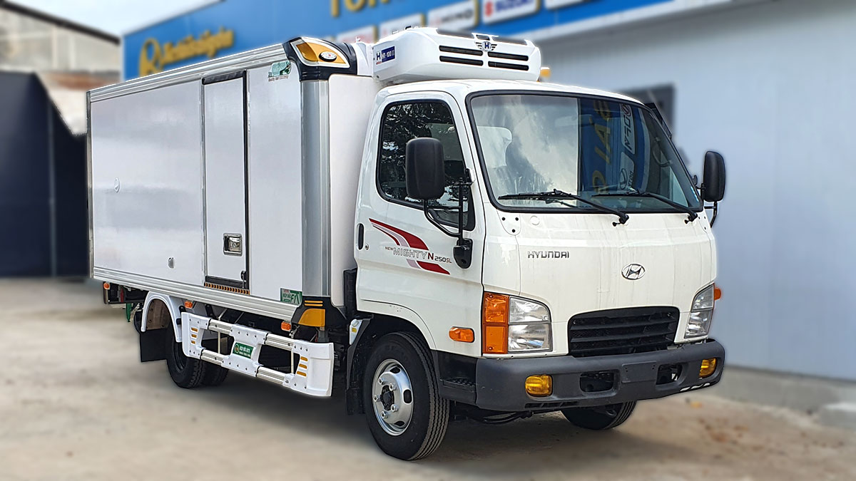 xe tải đông lạnh 2.5 tấn Hyundai N250SL